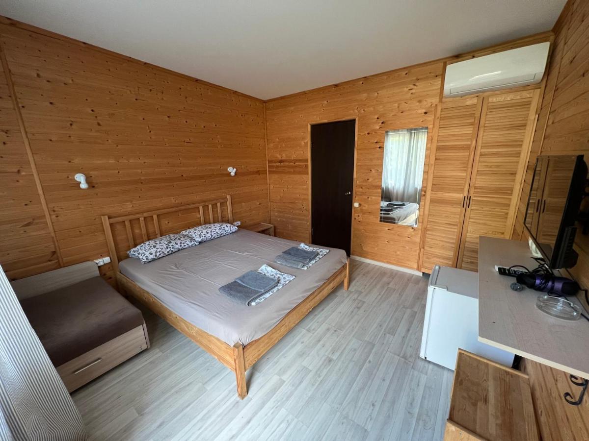 Mini-Hotel Forest Club Pitsunda Eksteriør billede